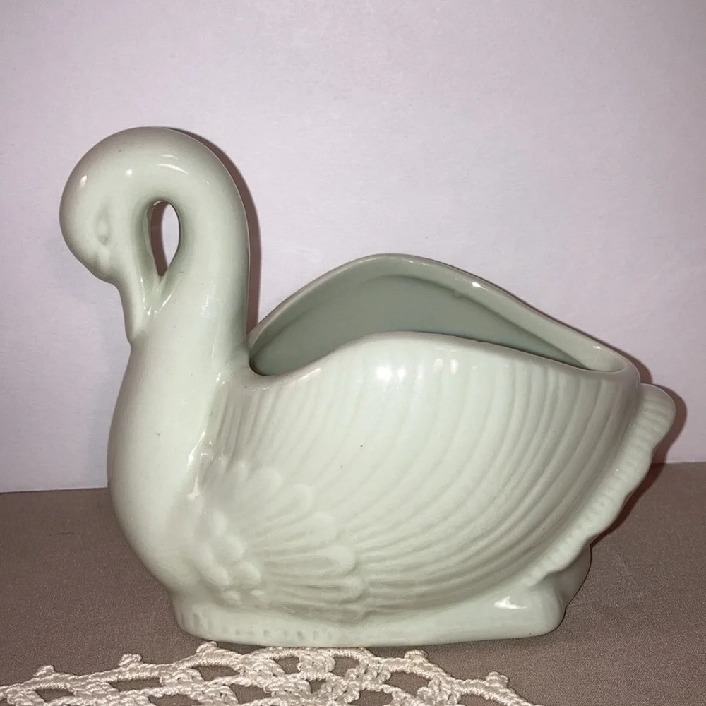 Vintage Graceful Swan Ceramic Planter - Picture 11 of 14